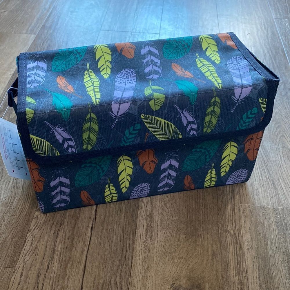 NEW Thirty-One Falling Feathers Creative Case
